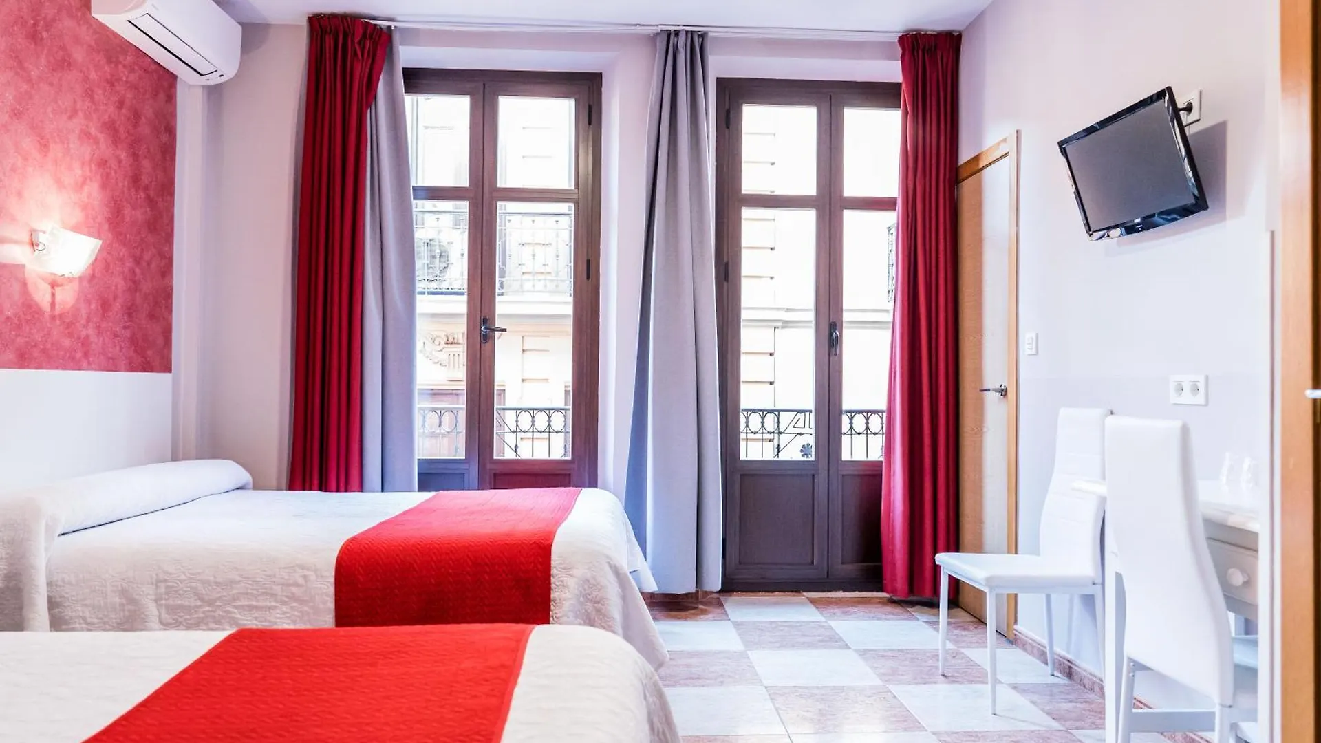 ** Pensjonat Hostal Sonia Grenada Hiszpania