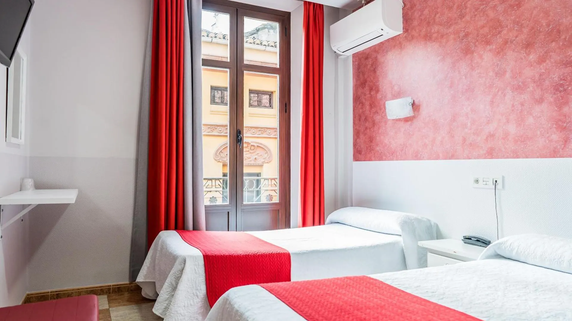 Hostal Sonia Granada 2*,